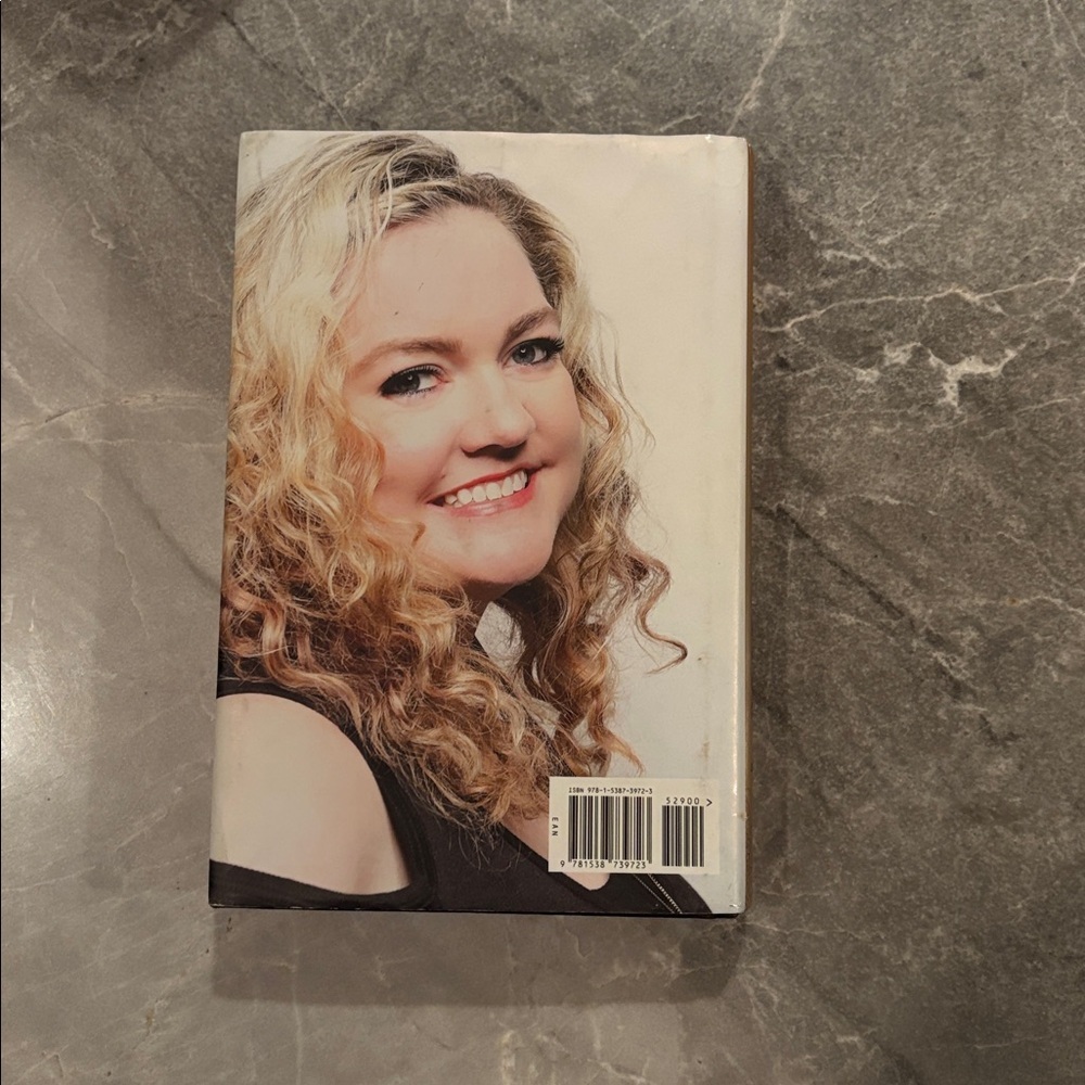 Verity by Colleen Hoover - Hardcopy - Picture 4 of 4